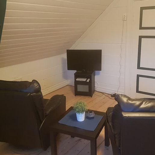 Tv krok i Flærøya leilighet